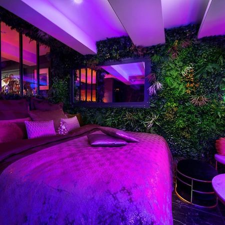 פרפיניין Love Room “La Nuit De Reve” Centre Historique מראה חיצוני תמונה