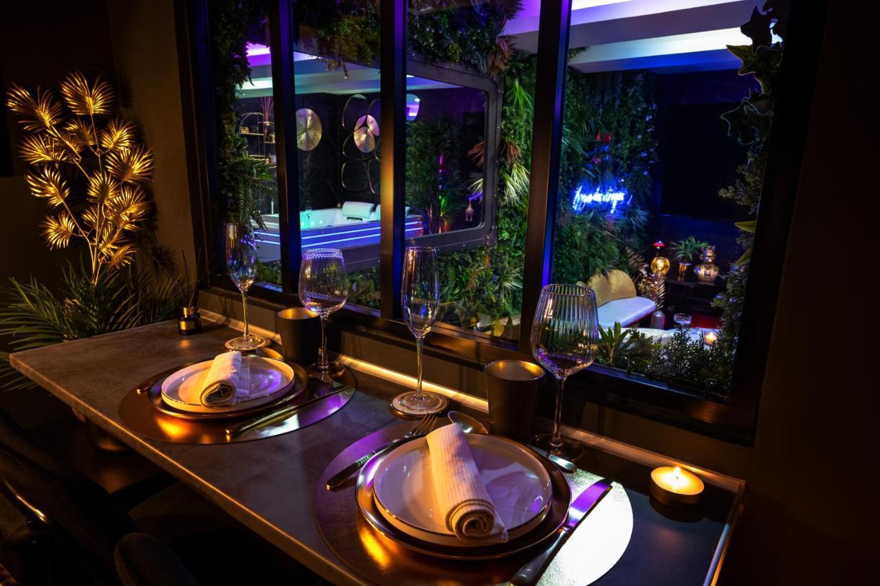 פרפיניין Love Room “La Nuit De Reve” Centre Historique מראה חיצוני תמונה